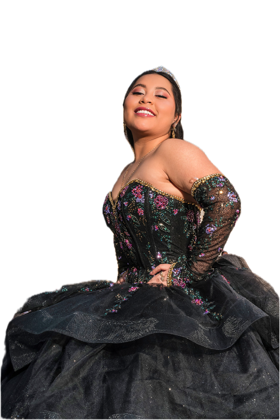 Alejandra con vestido negro